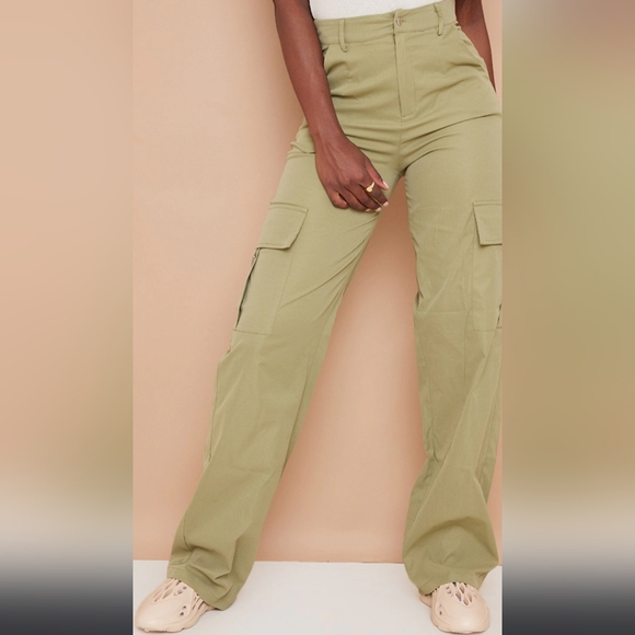 NWT wide legged cargo pants - Picture 3 of 3